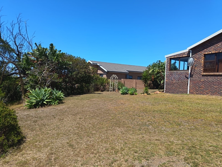 To Let 2 Bedroom Property for Rent in Wavecrest Eastern Cape
